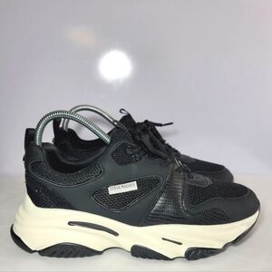 Steve Madden Womens size 11M black sneakers.
